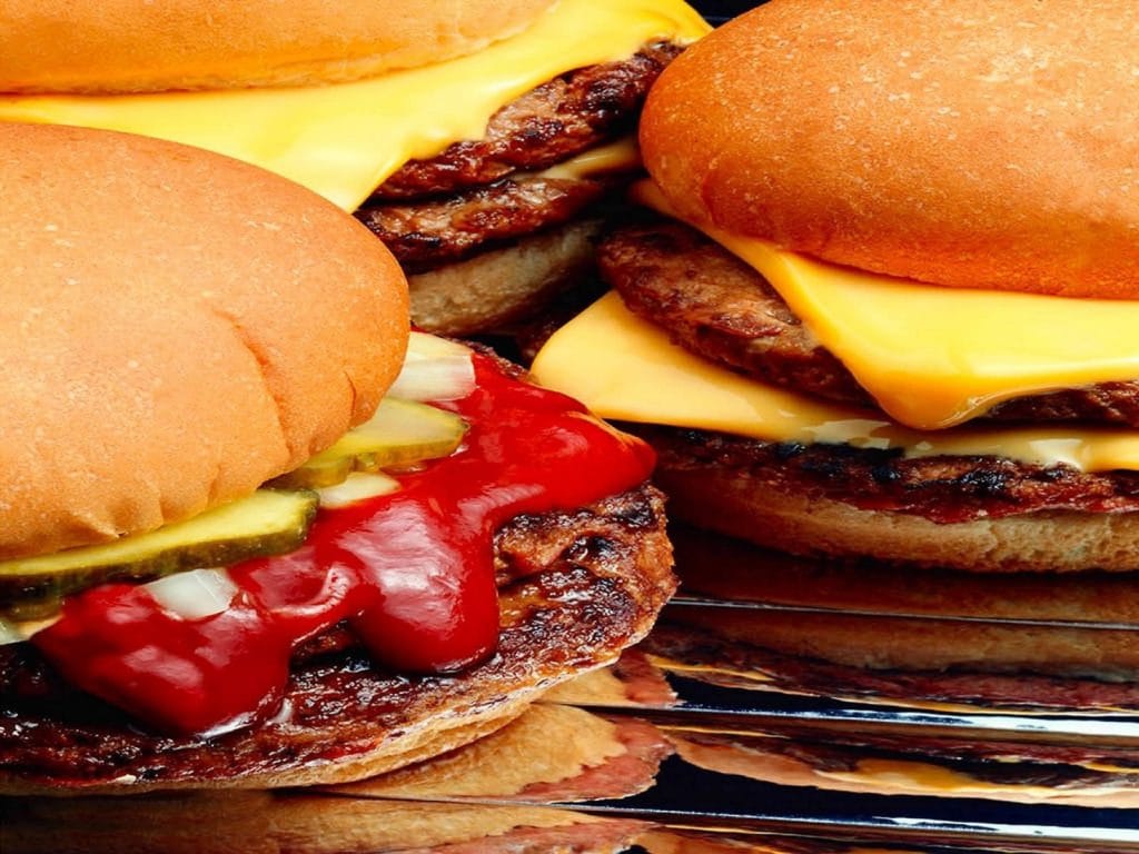 Fastfood Yiyecekler Sivilce ve Siyah Nokta Yapar Mı?