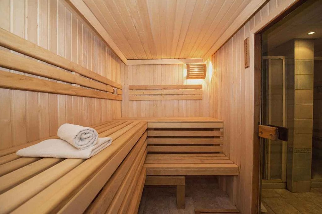 Sauna Zayıflatır Mı? Terleme Eşofmanları İşe Yarar Mı?